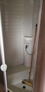 Camping-car intégral Bürstner I 900 Elegance + PEUGEOT 208 – ENSEMBLE TRÈS ÉQUIPÉ Fiat