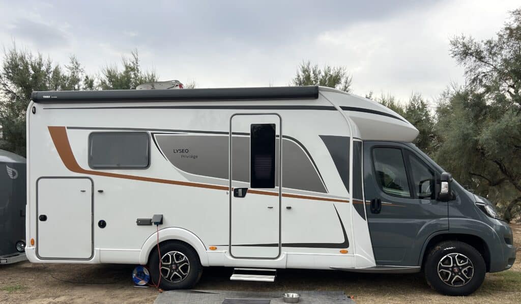 Camping-car profilé Bürstner Lyseo privilège TD644 Fiat