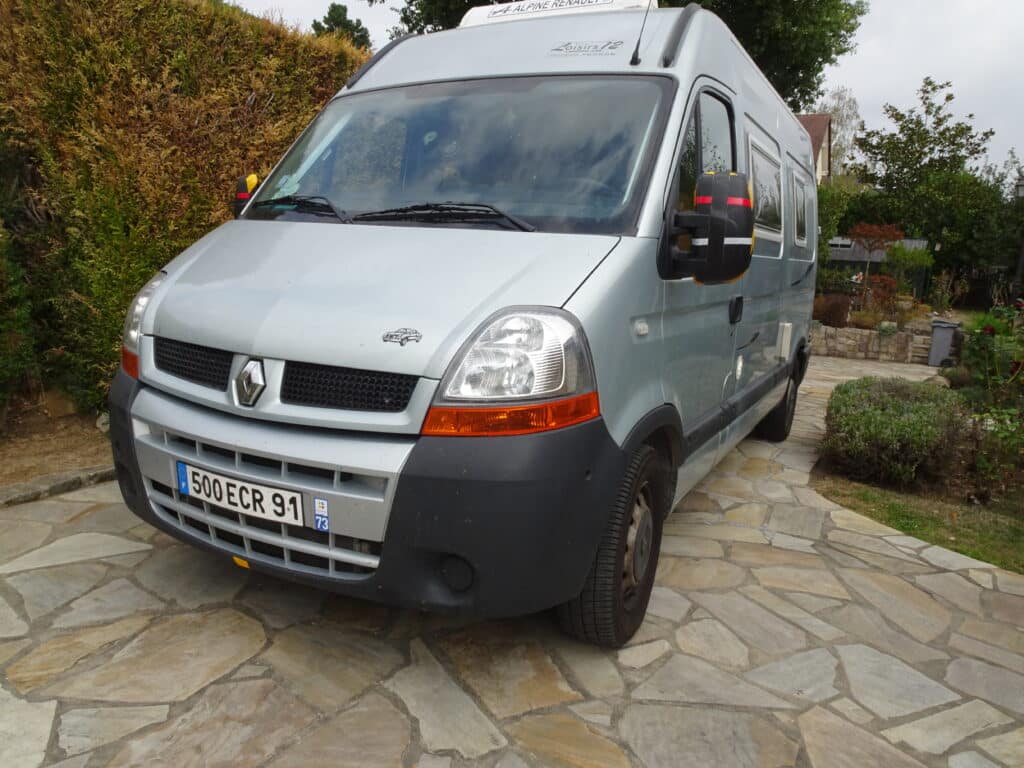 Fourgon aménagé LOISIRS 12 120DCI Renault