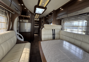 Camping-car intégral Bürstner I 900 Elegance + PEUGEOT 208 Pack Grand Voyage Prêt à partir Fiat