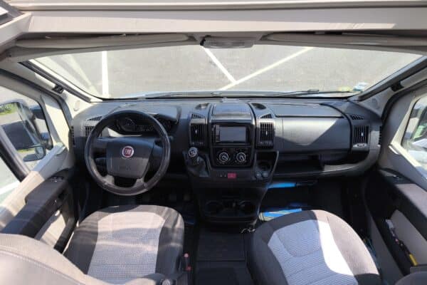 Innenseite eines geparkten Wohnmobil Fiat.