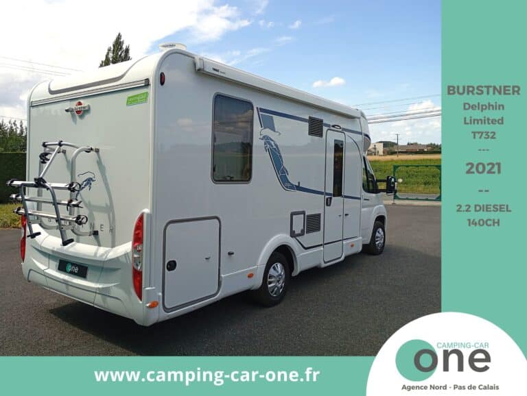 Camping-car Bürstner Delphin 2021 en extérieur.