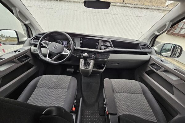 Moderne Innenausstattung eines Fahrzeugs Volkswagen