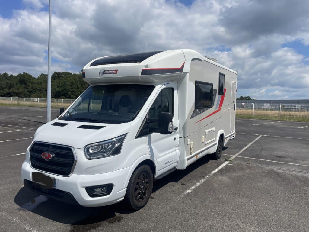 Camping car profilé Challenger 240 open prenium Ford