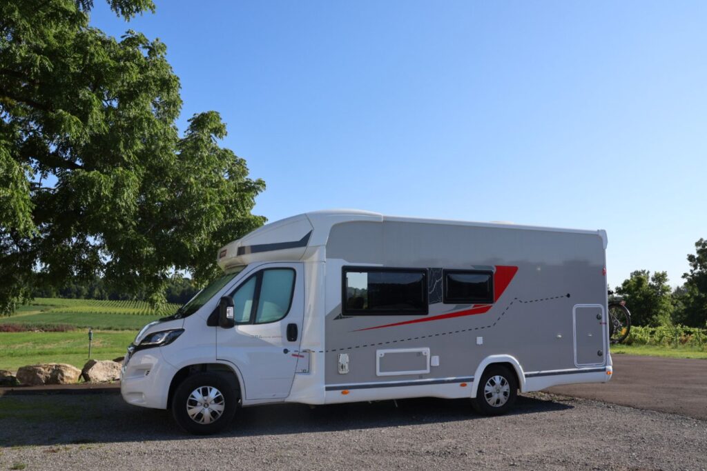 Camping-car profilé Challenger 384 etape edition Peugeot