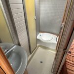 Intérieur compact de salle de bain mobile